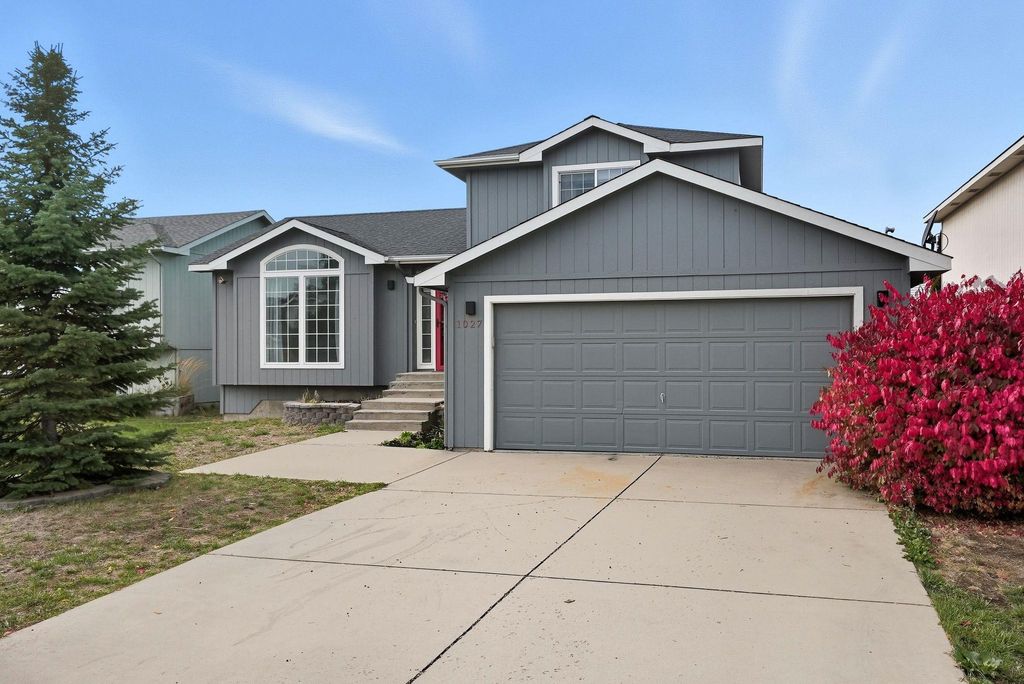 Photo of 1027 N Stanley St, Medical Lake, WA 99022 (MLS # 202525521)