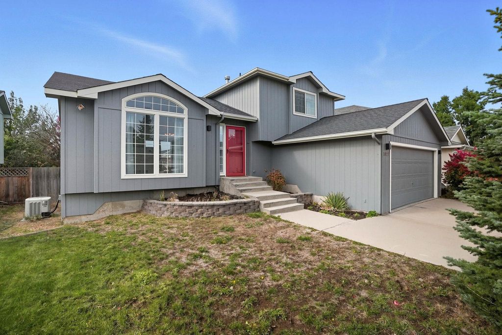 Photo of 1027 N Stanley St, Medical Lake, WA 99022 (MLS # 202525521)
