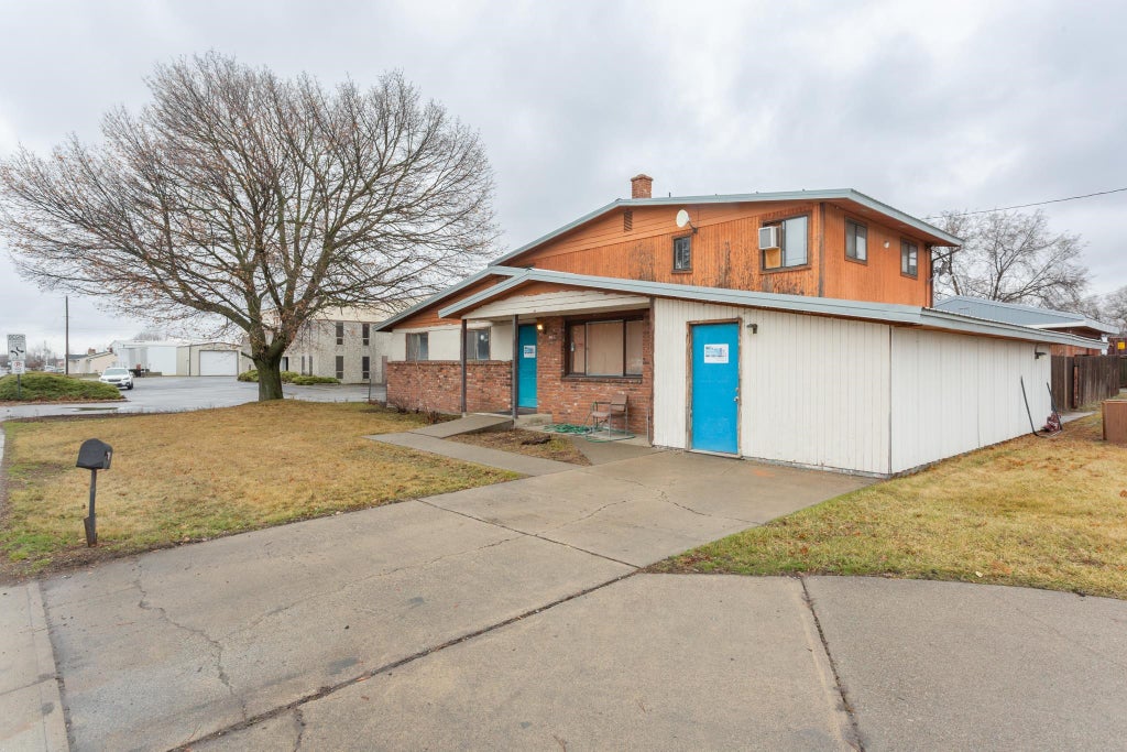 Photo of 10623 E Montgomery Ave, Spokane Valley, WA 99206 (MLS # 202626012)