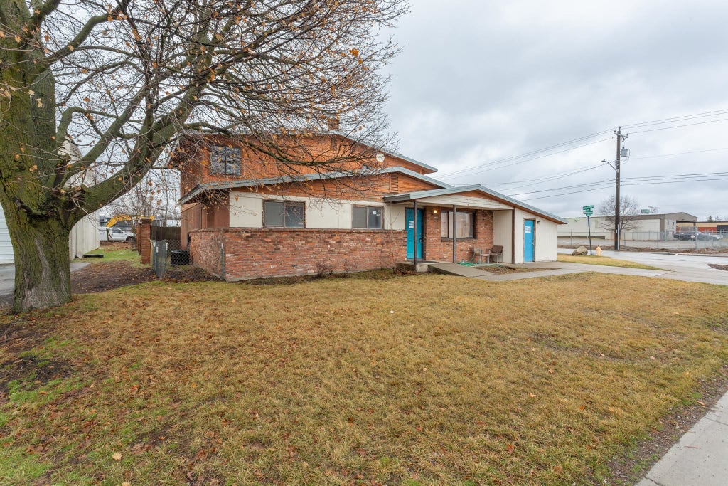 Photo of 10623 E Montgomery Ave, Spokane Valley, WA 99206 (MLS # 202626012)