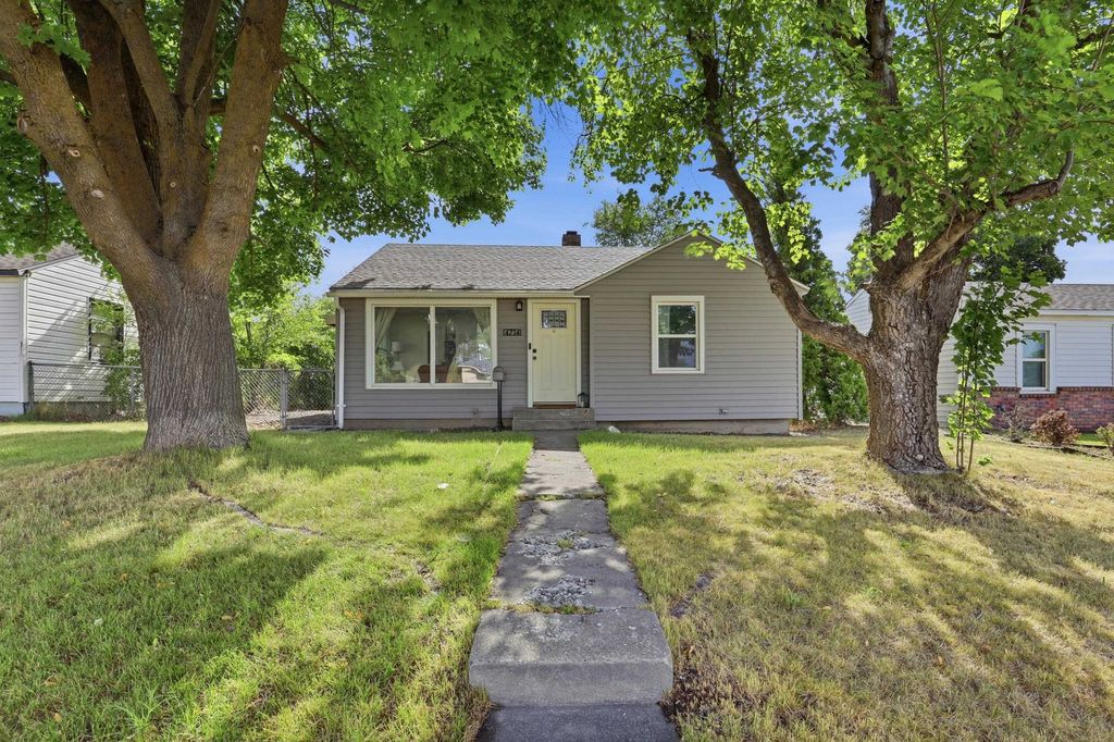 Photo of 4714 N Elm St, Spokane, WA 99208 (MLS # 202619875)