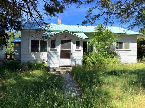 Photo of 150 SW South 1st St, Creston, WA 99117 (MLS # 202523354)