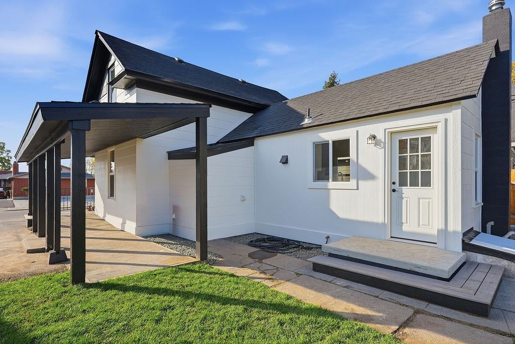Photo of 23 E Gordon Ave, Spokane, WA 99207 (MLS # 202626209)