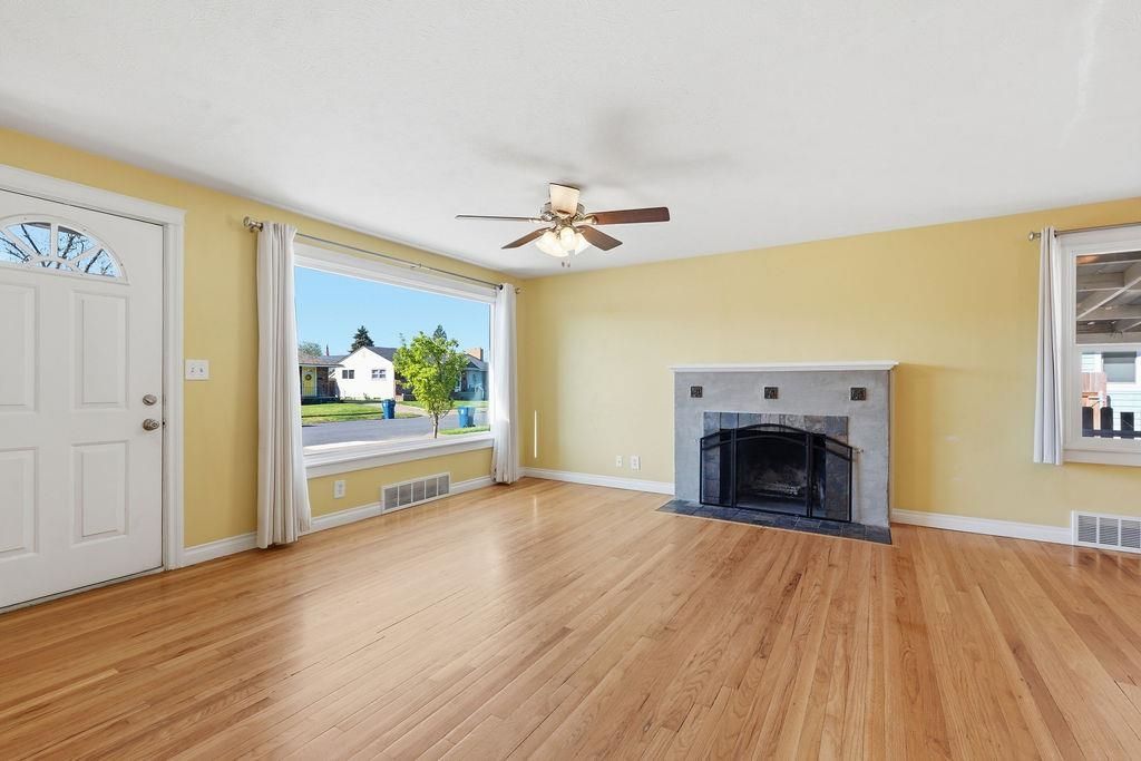 Photo of 4906 W Princeton Pl, Spokane, WA 99205 (MLS # 202616489)