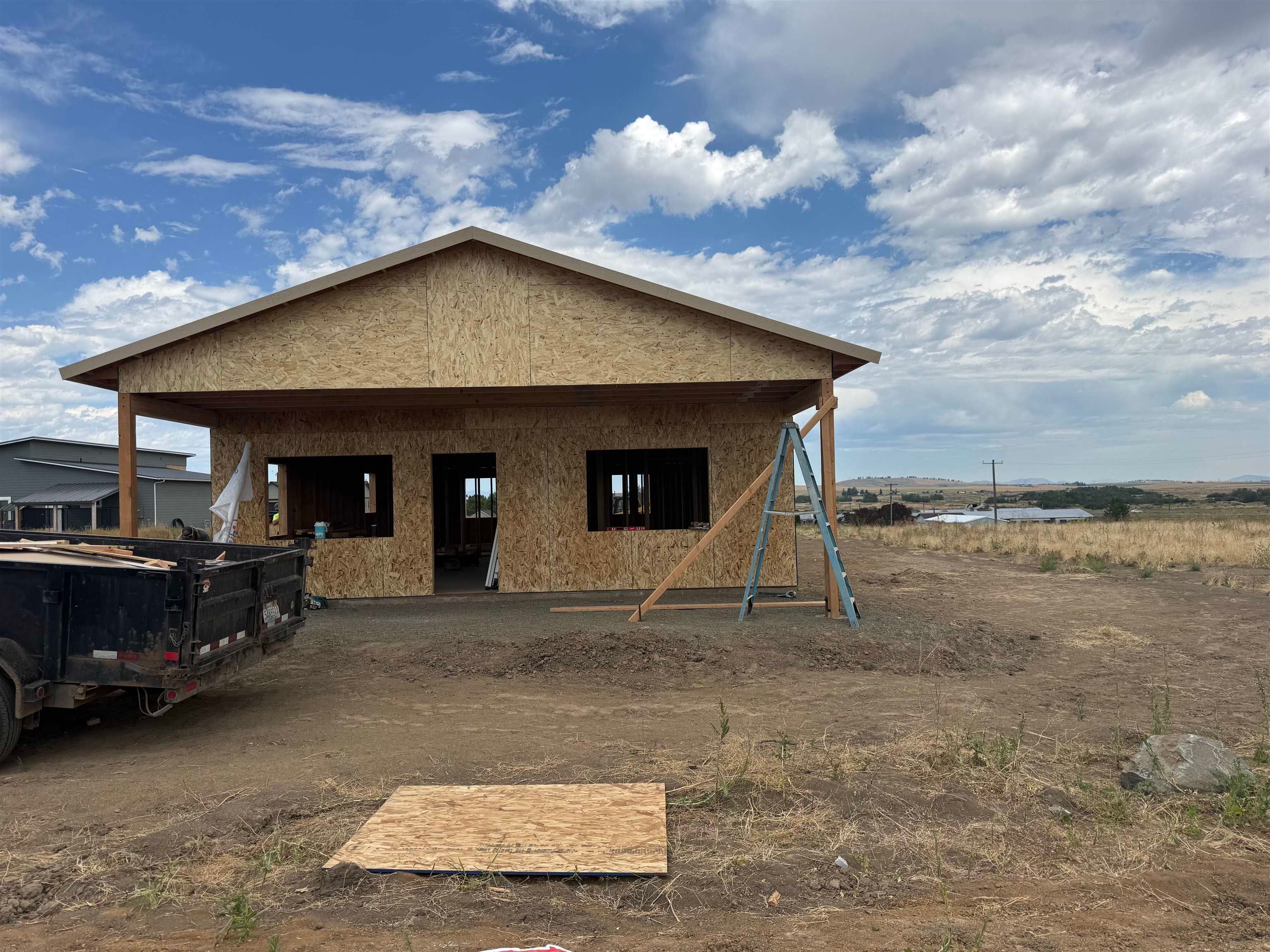620 E Devisadero St - Photo 2