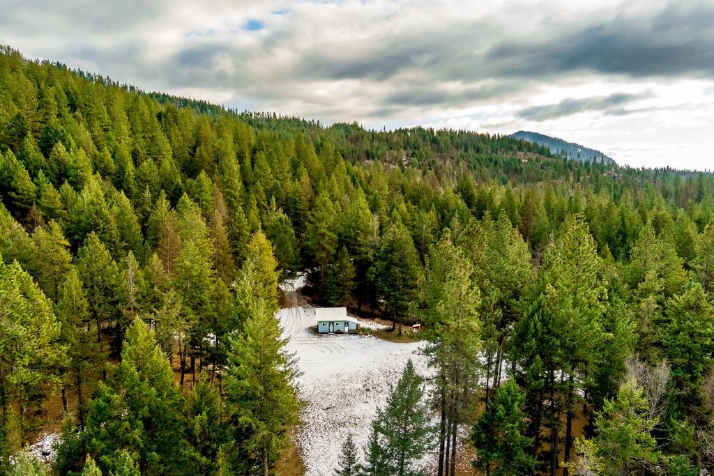 Photo of 2559 United Copper Mine Rd, Chewelah, WA 99109 (MLS # 202616315)