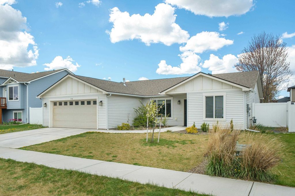 Photo of 938 S Schnug St, Airway Heights, WA 99224 (MLS # 202616254)