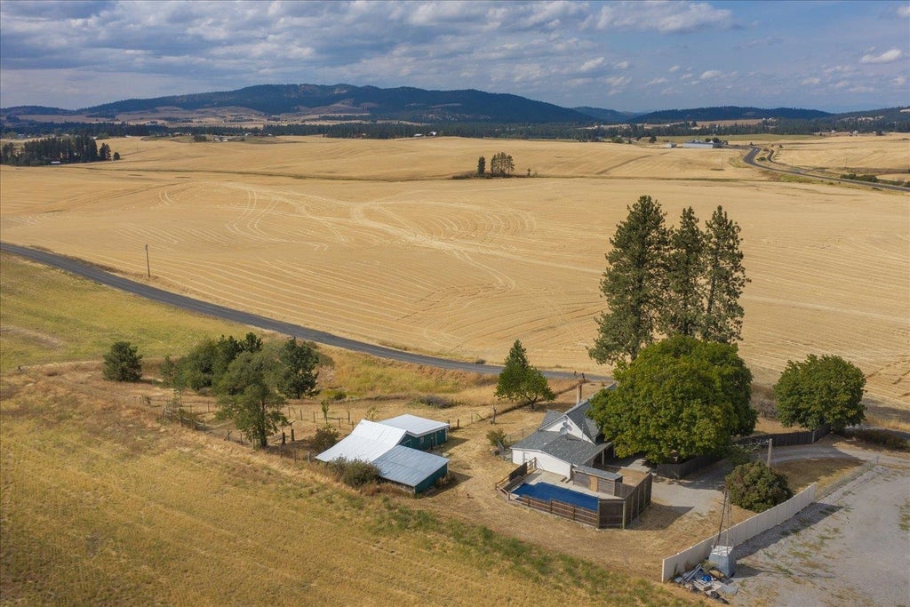 Photo of 15110 E Stoughton Rd, Valleyford, WA 99036 (MLS # 202624553)