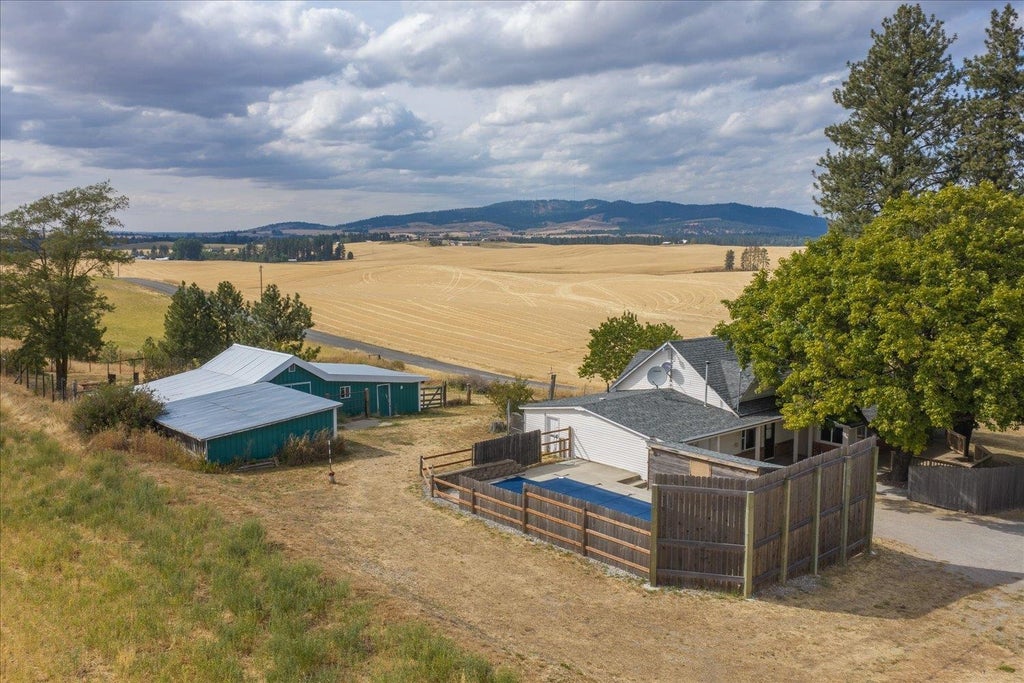 Photo of 15110 E Stoughton Rd, Valleyford, WA 99036 (MLS # 202624553)