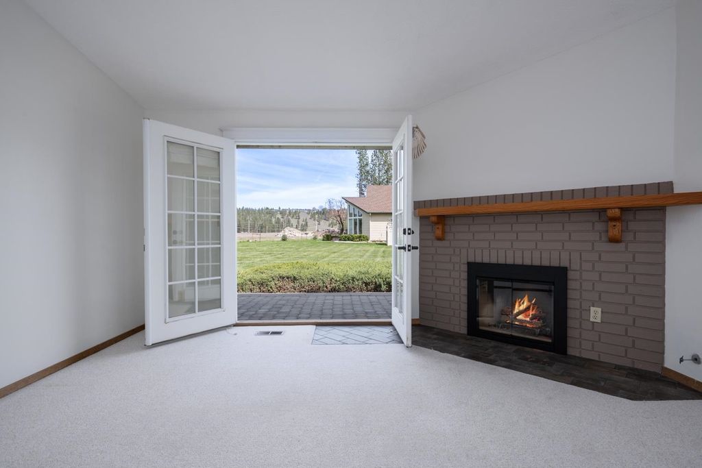 Photo of 7506 W Johannsen Ln, Spokane, WA 99026 (MLS # 202616173)