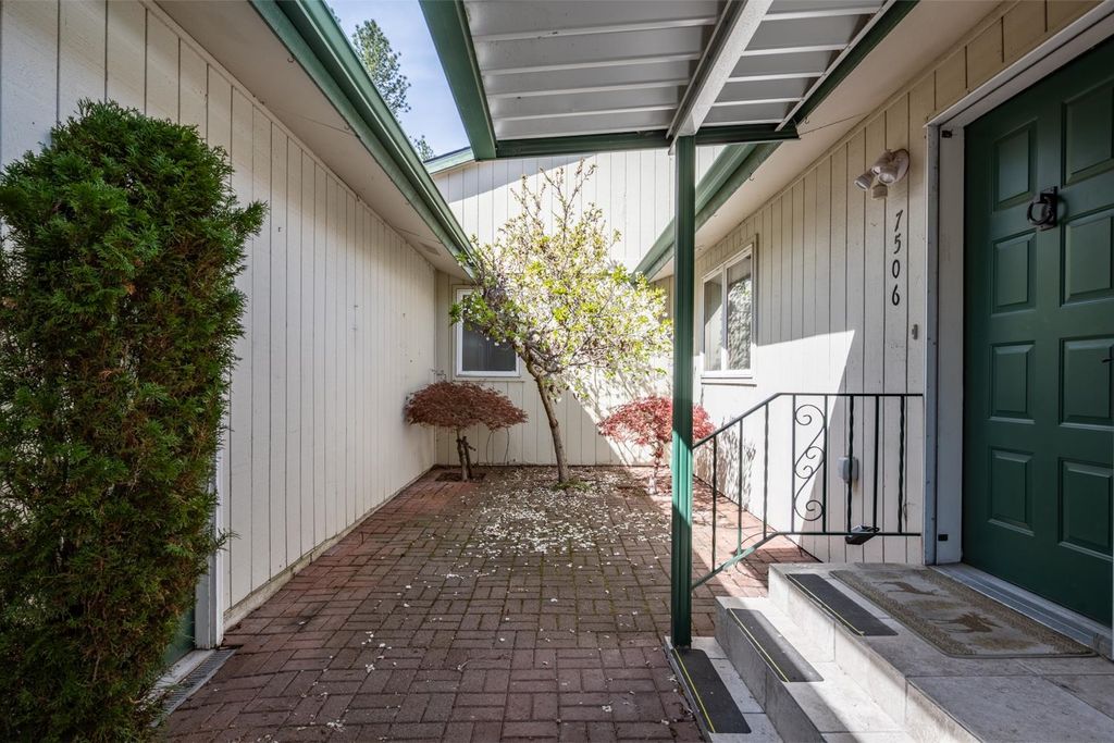 Photo of 7506 W Johannsen Ln, Spokane, WA 99026 (MLS # 202616173)