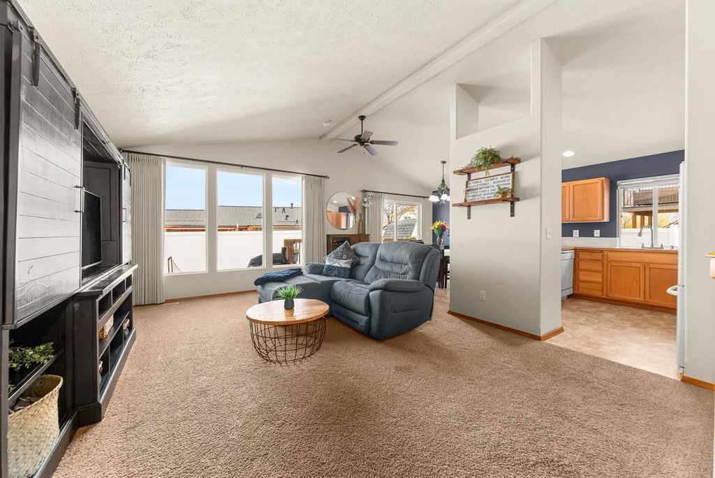 Photo of 1613 E 2nd St, Deer Park, WA 99006 (MLS # 202616282)