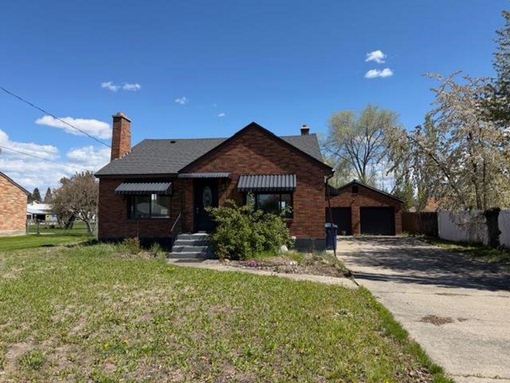 Photo of 224 N Locust Rd, Spokane Valley, WA 99206 (MLS # 202616146)