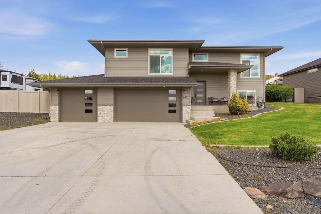Photo of 60832 Westview Dr, Nine Mile Falls, WA 99026 (MLS # 202616379)