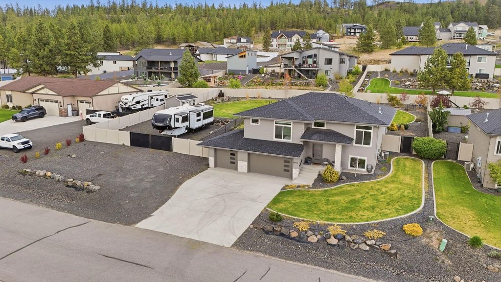 Photo of 60832 Westview Dr, Nine Mile Falls, WA 99026 (MLS # 202616379)