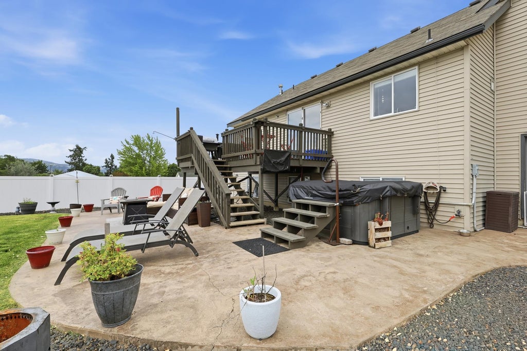 Photo of 604 S McMillan Rd, Greenacres, WA 99016 (MLS # 202621298)
