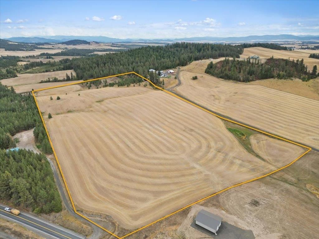 Photo of 000 E Horton Rd, Rockford, WA 99030 (MLS # 202615920)