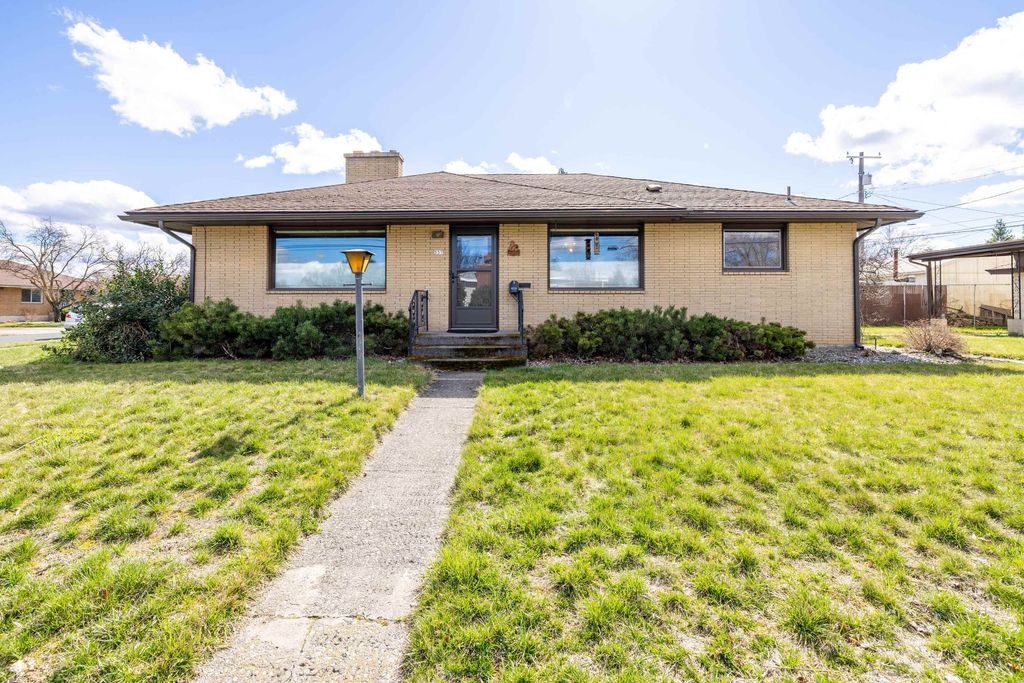 Photo of 337 W Wabash Ave, Spokane, WA 99205 (MLS # 202615793)