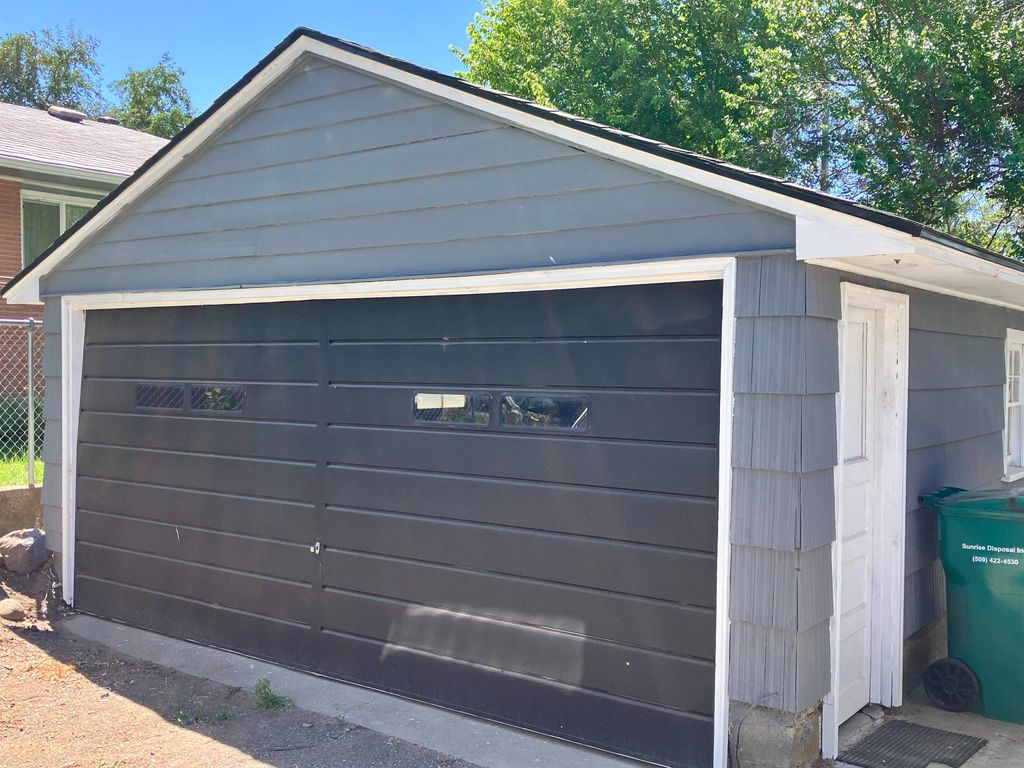 Photo of 403 W Chestnut St, Almira, WA 99103 (MLS # 202525562)