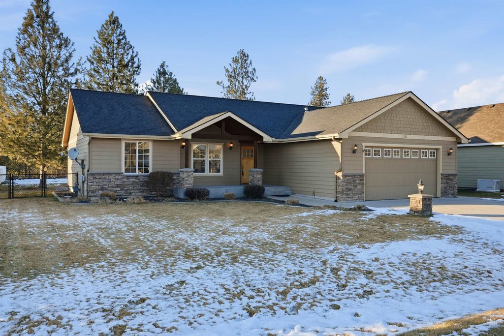 Photo of 1031 N High Desert Dr, Deer Park, WA 99006 (MLS # 202611273)