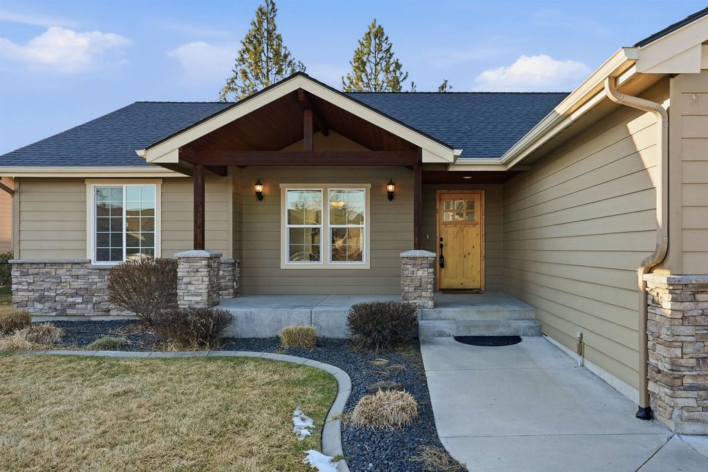 Photo of 1031 N High Desert Dr, Deer Park, WA 99006 (MLS # 202611273)