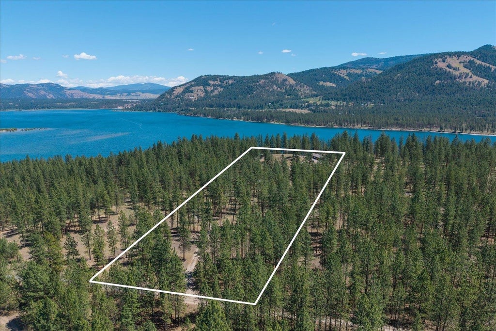 Photo of 30 Sunrise Ln, Kettle Falls, WA 99141 (MLS # 202619805)