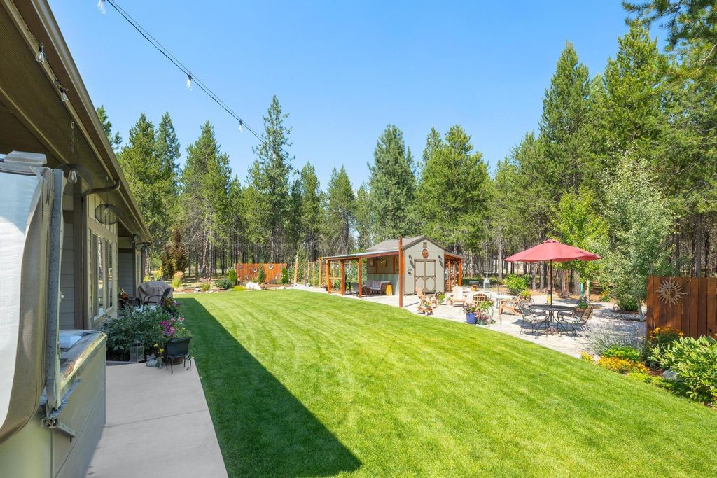 Photo of 23204 N Costilla Ln, Rathdrum, ID 83858 (MLS # 202522498)