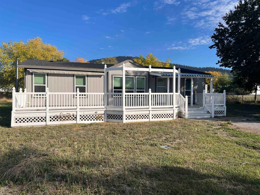 Photo of 420 W 2nd Ave, Colville, WA 99114 (MLS # 202525454)