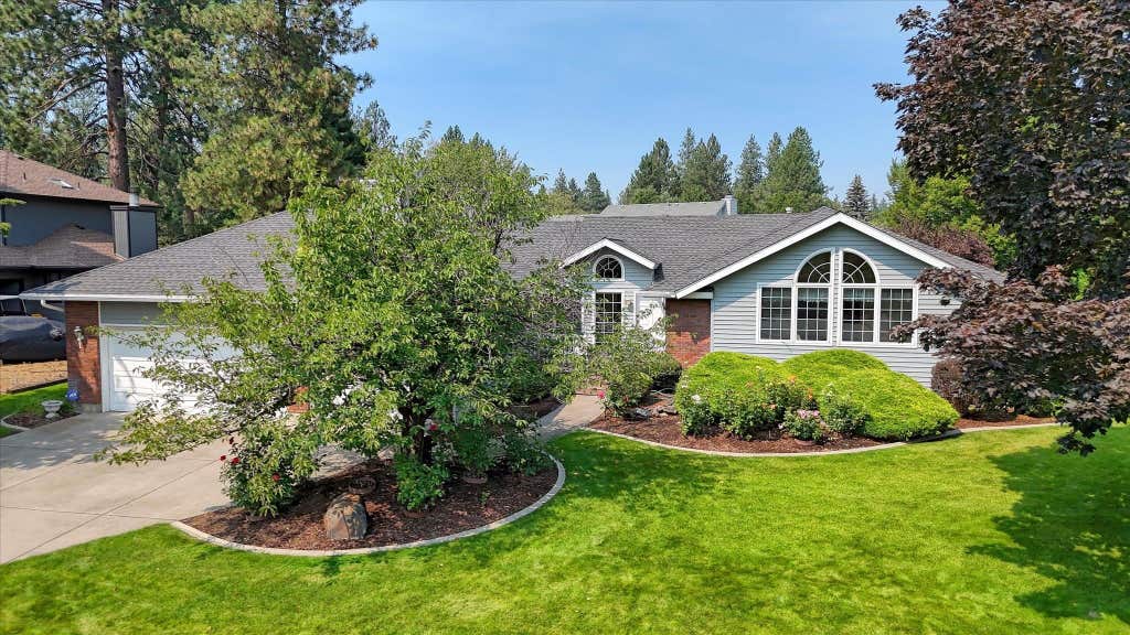 Photo of 1811 E 51st Rd, Spokane, WA 99223 (MLS # 202622923)