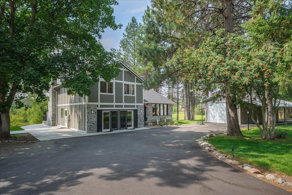 Photo of 21611 N Little Spokane Dr, Colbert, WA 99005 (MLS # 202625893)