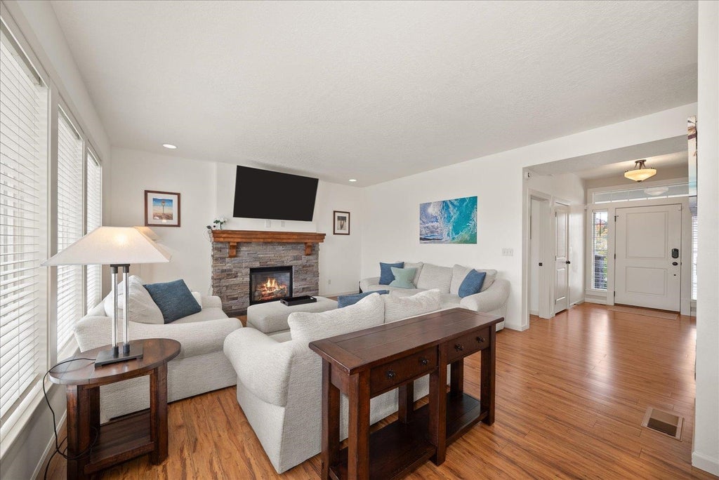 Photo of 5503 S Oakridge Dr, Spokane, WA 99224 (MLS # 202624414)
