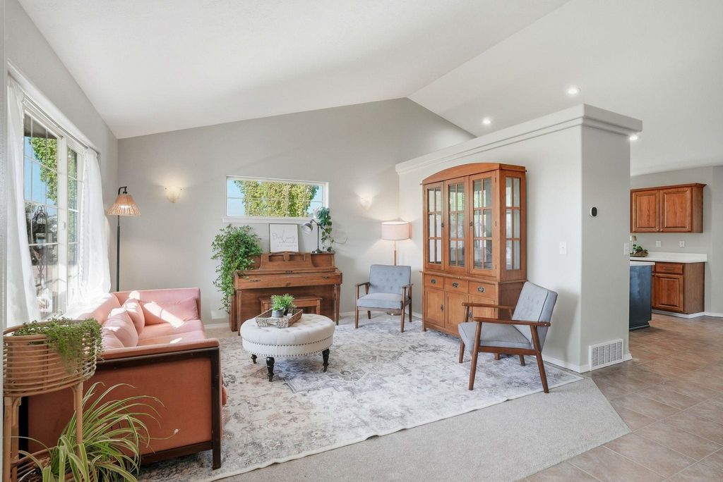 Photo of 8812 N K Ct, Spokane, WA 99208 (MLS # 202525458)