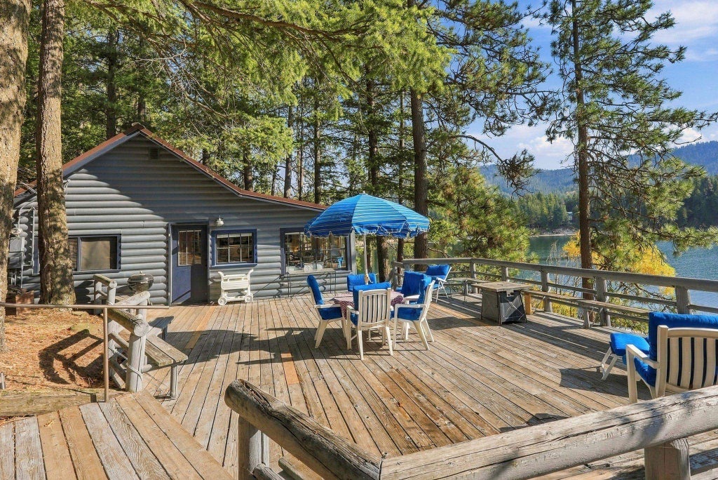 Photo of 6674 E Sunset Beach Rd, Hayden, ID 83835 (MLS # 202626162)