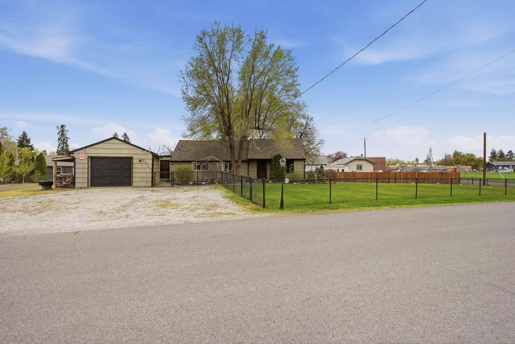Photo of 7712 E Utah Ave, Spokane Valley, WA 99212 (MLS # 202615666)