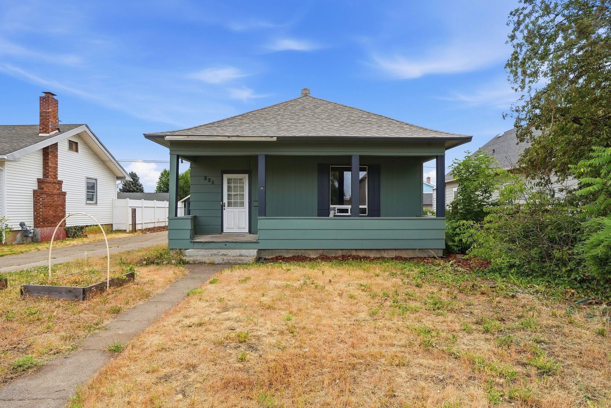Photo 1 of 36 — 221 W Carlisle St, Spokane, WA 99205