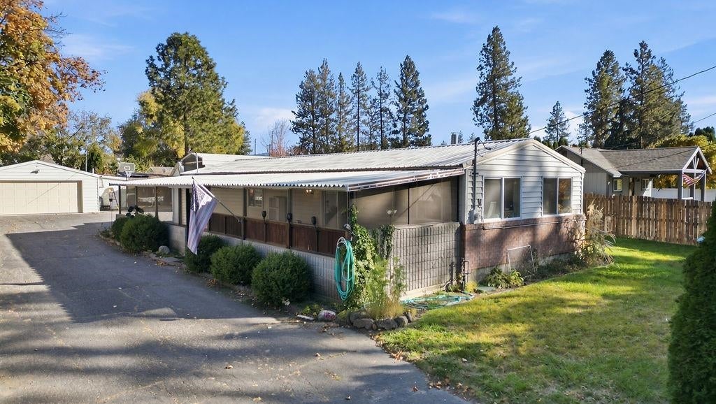 Photo of 1007 S Walnut Rd, Spokane Valley, WA 99206 (MLS # 202626149)