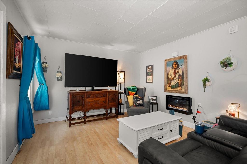 Photo of 1227 E Augusta Ave, Spokane, WA 99207 (MLS # 202525592)