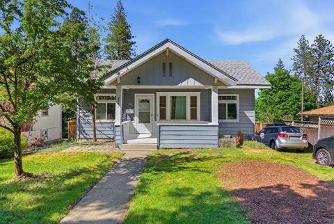Photo of 2921 E 17th Ave, Spokane, WA 99223 (MLS # 202616868)