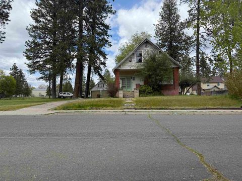 Photo of 4207 E 28th Ave, Spokane, WA 99223 (MLS # 202616616)