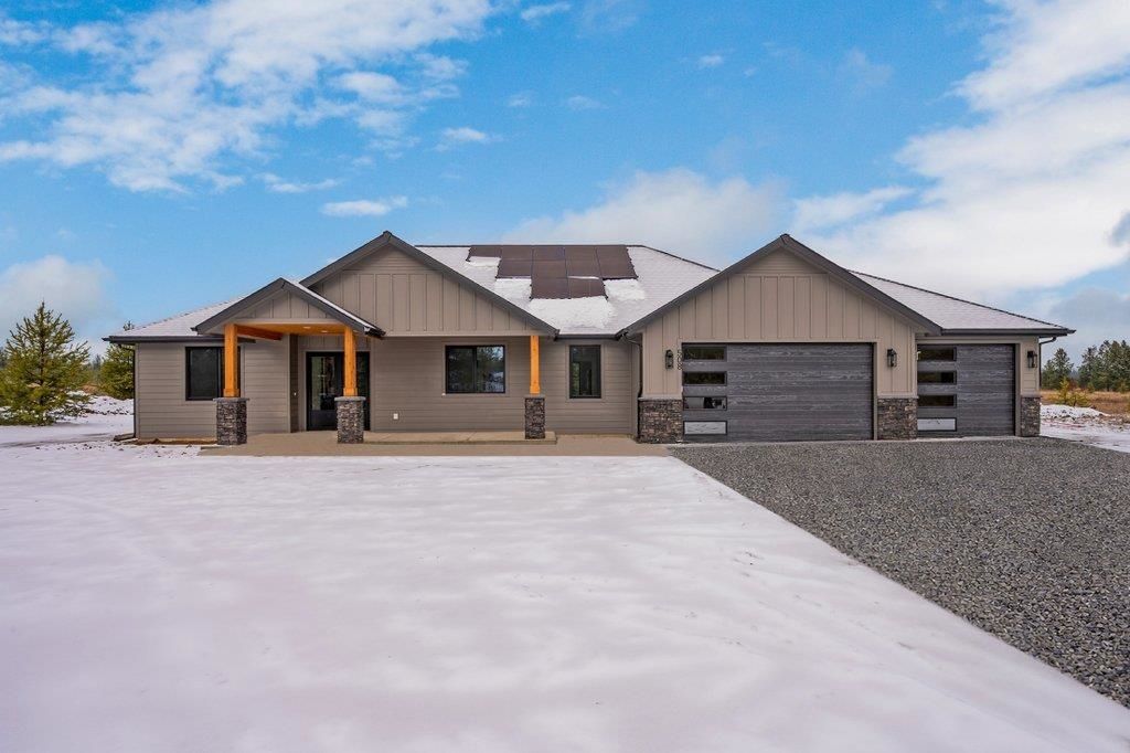 Photo of 508 W W Slaton Ln, Deer Park, WA 99006 (MLS # 202610293)