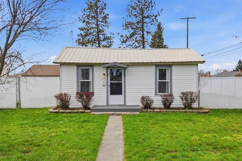 Photo of 4129 N Normandie St, Spokane, WA 99205 (MLS # 202614307)