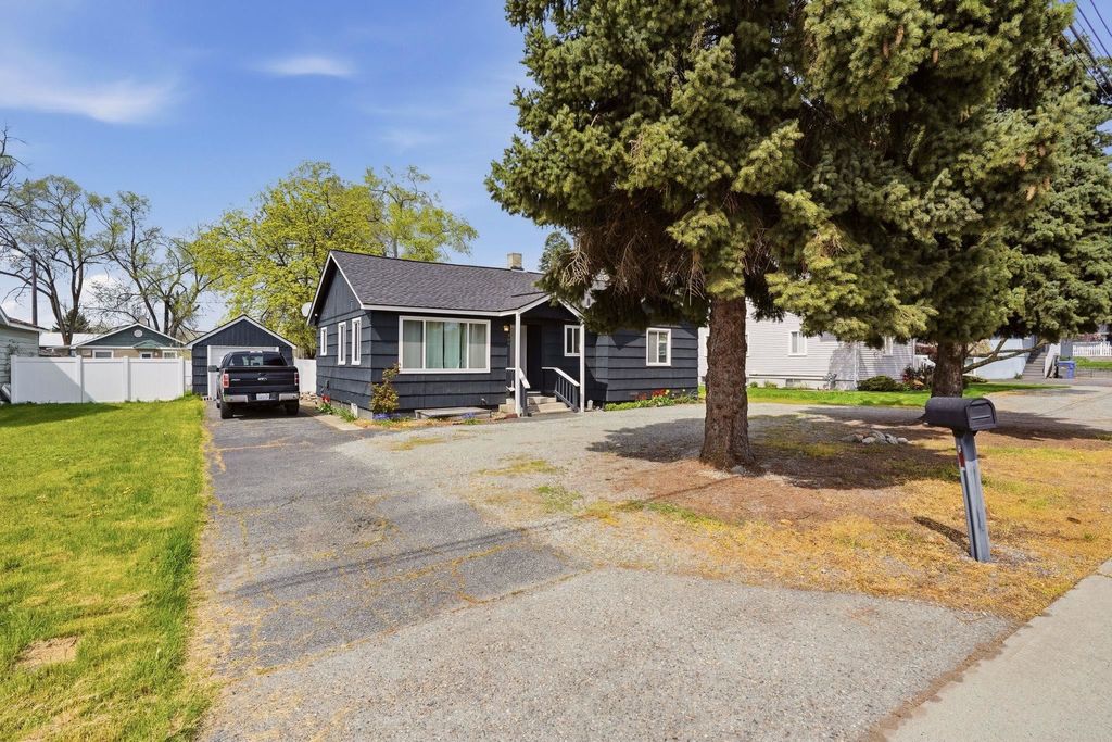 Photo of 309 N McDonald Rd, Spokane, WA 99216 (MLS # 202615866)