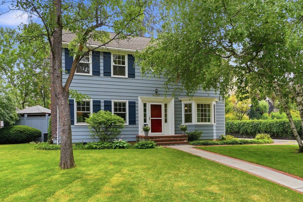 Photo of 2403 S GARFIELD St, Spokane, WA 99203 (MLS # 202621244)
