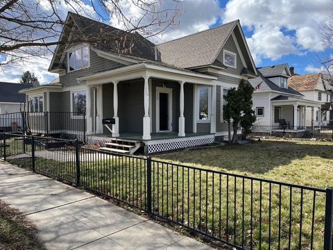 Photo of 328 E Indiana Ave, Spokane, WA 99207 (MLS # 202613697)
