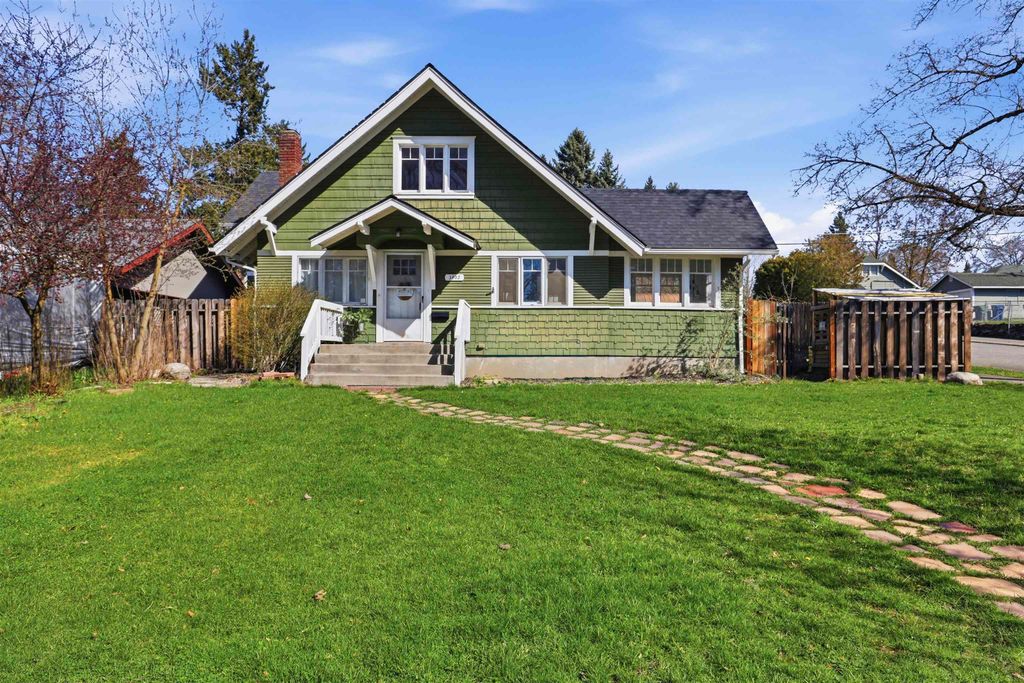 Photo of 3402 W Kiernan Ave, Spokane, WA 99205 (MLS # 202615149)