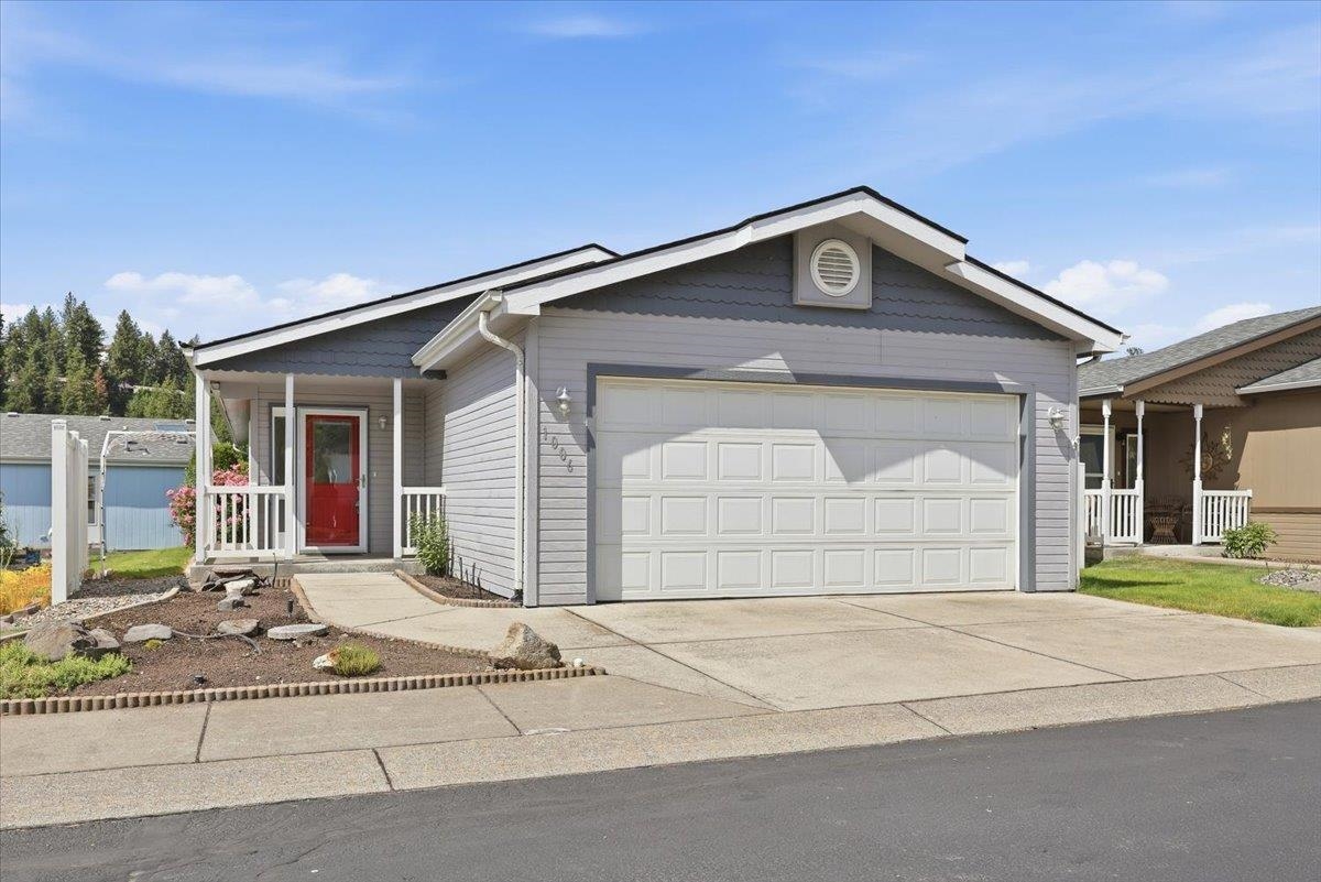 Photo 1 of 30 — 1006 W Sunny Creek Cir, Spokane, WA 99224