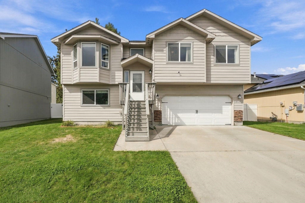 Photo of 9014 W Campus Dr, Spokane, WA 99224 (MLS # 202624524)