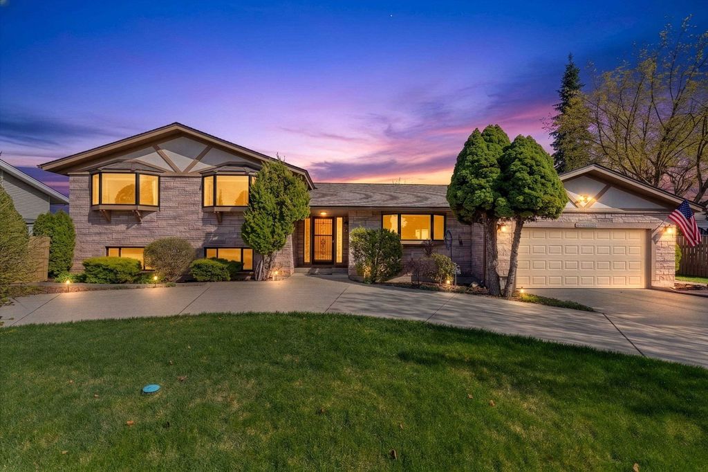 Photo of 7910 N Panorama Dr, Spokane, WA 99208 (MLS # 202616017)
