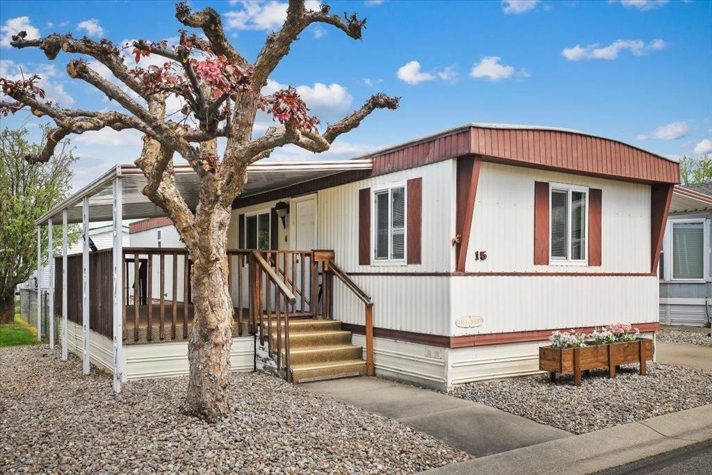 Photo of 304 S Conklin Rd, Veradale, WA 99037 (MLS # 202616519)