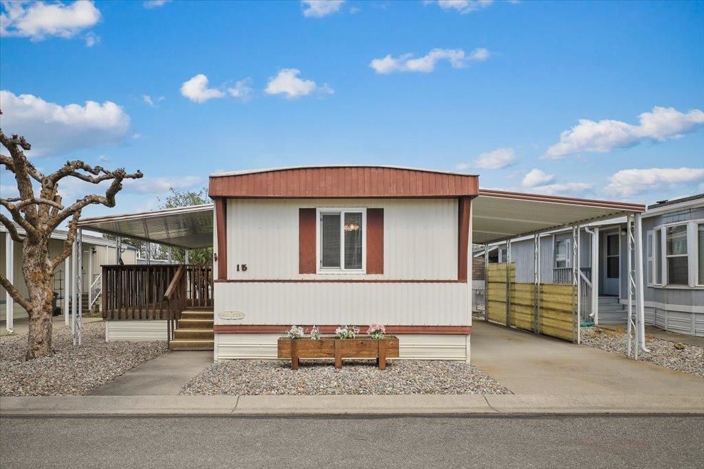 Photo of 304 S Conklin Rd, Veradale, WA 99037 (MLS # 202616519)